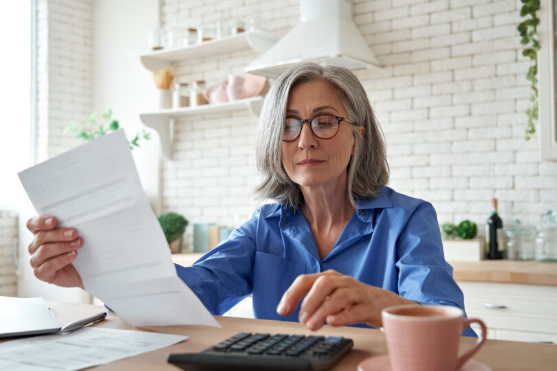 A woman wants to know what is better for her, a fixed vs variable rate mortgage